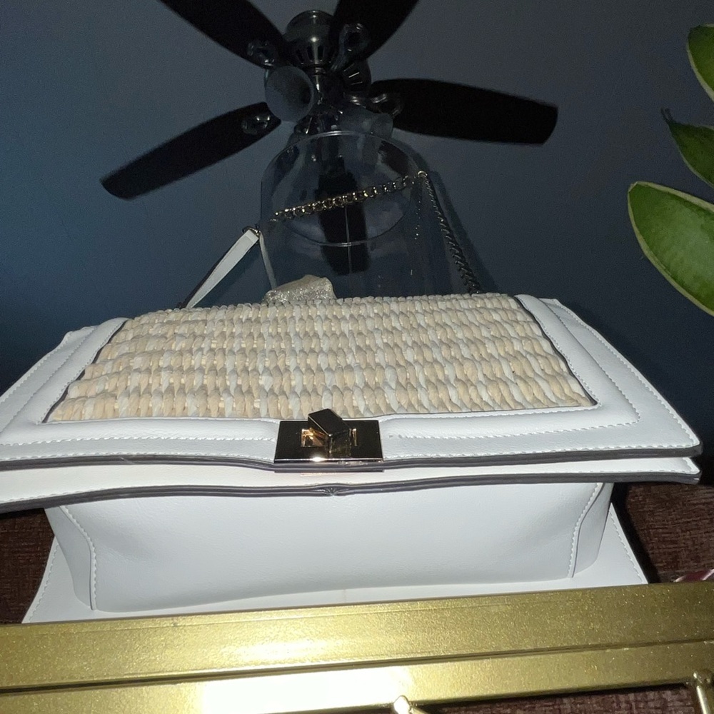Chic White and Tan Woven Shoulder Bag - Picture 5 of 5